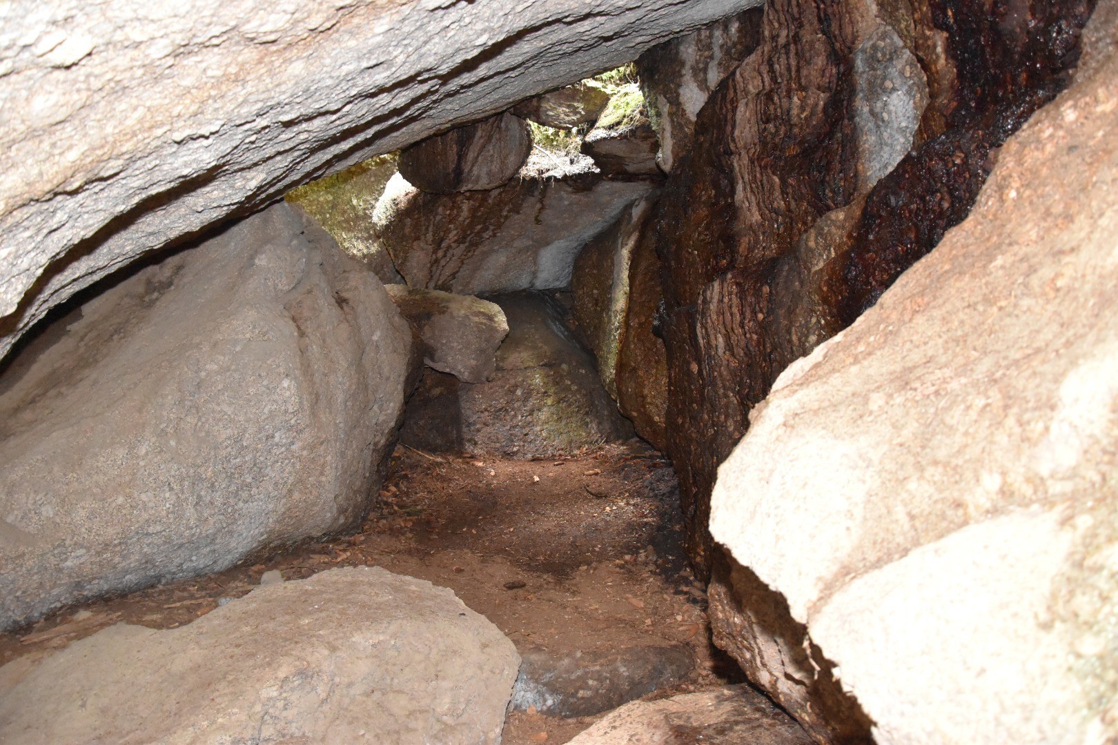 Höhle des Meisters 1.jpg