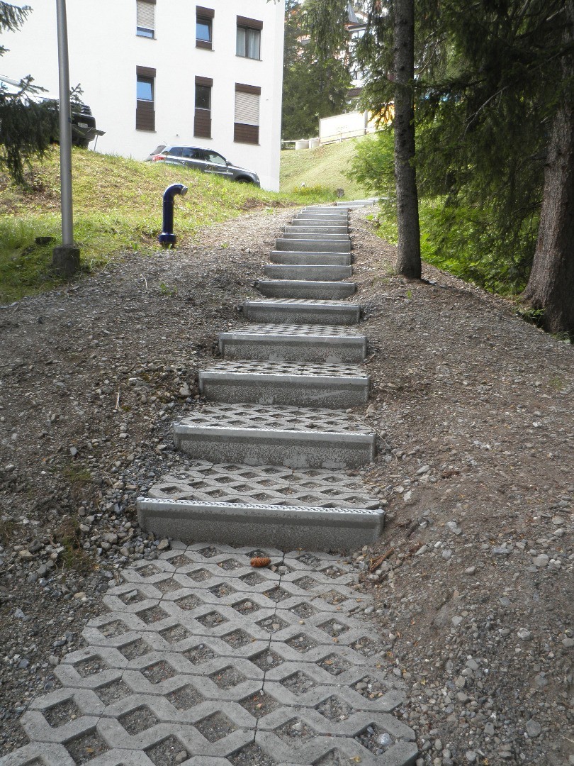 Alpineisen+Rasengittersteine in Arosa