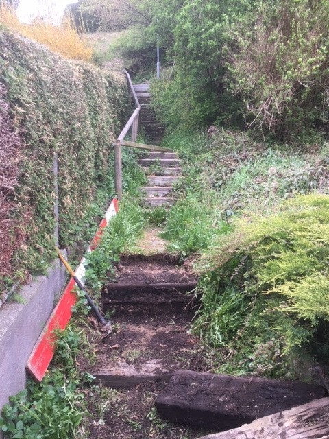 Treppe in Dietenheim vor der Sanierung mit Alpineisen