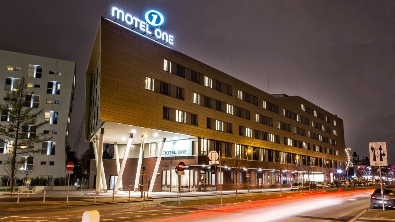 MotelOne2.jpg