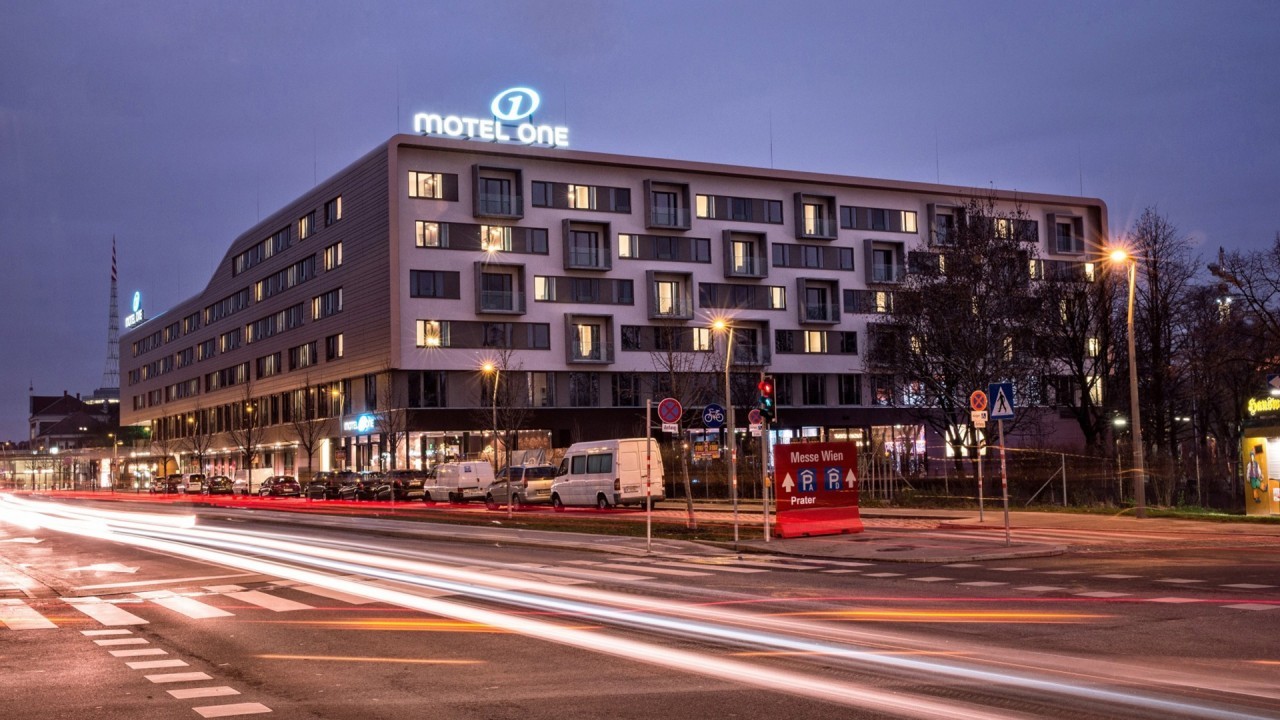 MotelOne1.jpg