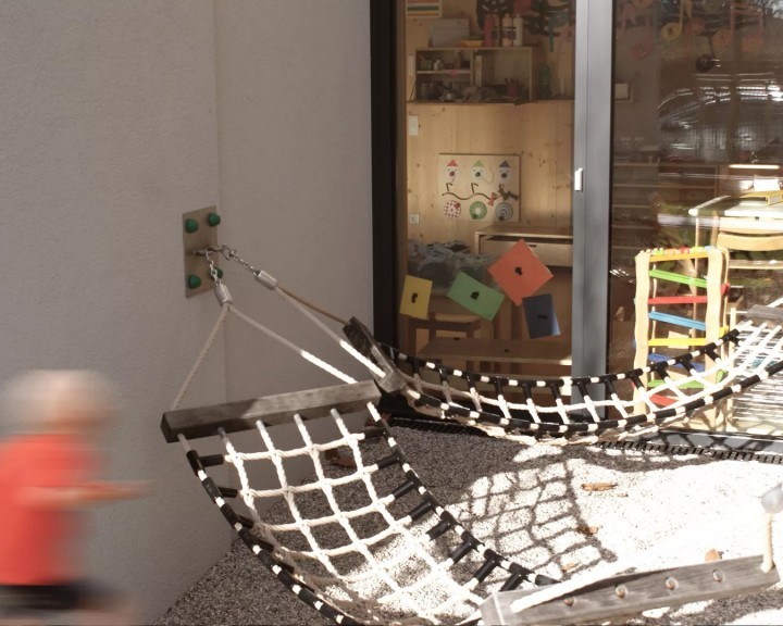Umdasch Spielplatz Betrieb Kindergarten Hängematten