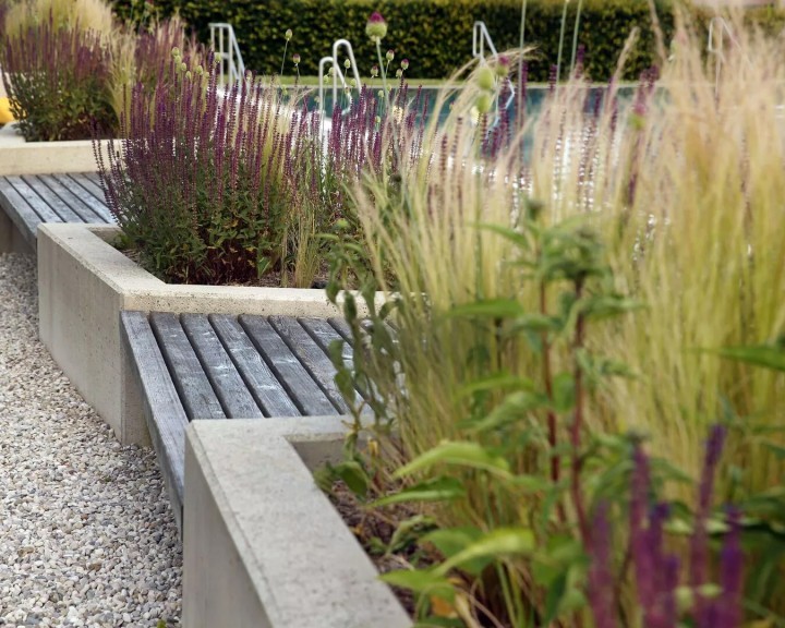 Freiraumöblierung und Tröge Stauden Freibad Aschbach