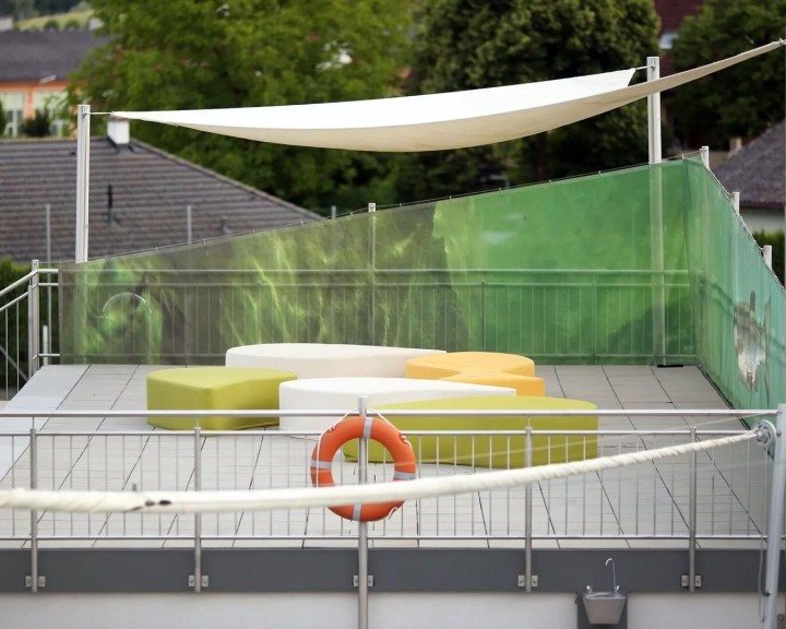 Freiraumöblierung Sonnenschutz Stauden Freibad Aschbach