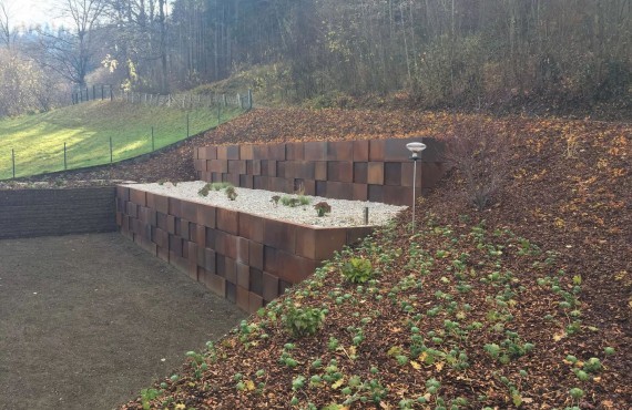 holubovsky-neu_large_x1_bt28w1vy2b