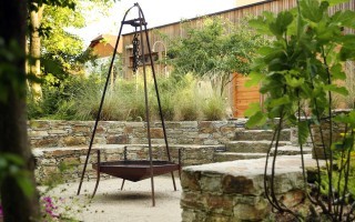 Grillplatz Steinmauer privat Garten G