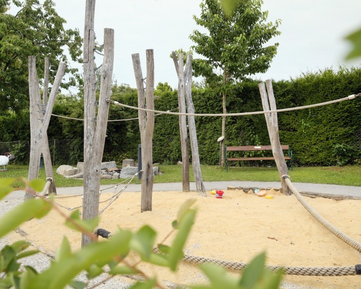 Spielplatz Grünes Zentrum Obstgarten Aschabch Markt