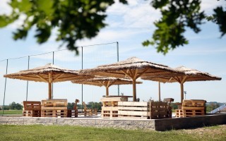 Sandstrand Schilfschirm Biberbeach Biberbach Chilloutarea