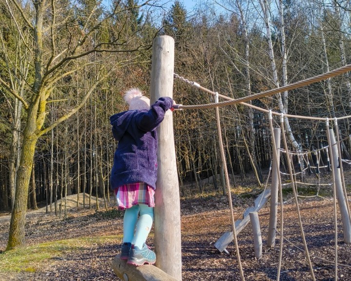 Kletterelement Waldspielplatz Schilfschirm Biberbeach Biberbach Chilloutarea