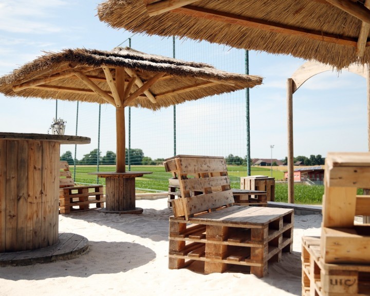 Sandstrand Schilfschirm Biberbeach Biberbach Chilloutarea