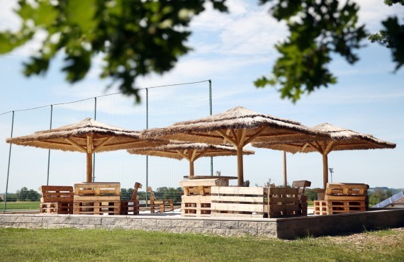 Sandstrand Schilfschirm Biberbeach Biberbach Chilloutarea