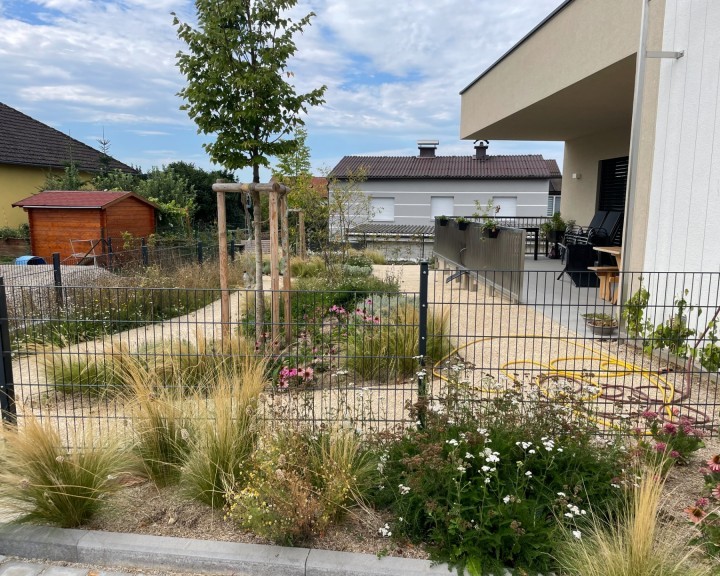 sickerfähige Beläge Wegeführung Tageszentrum Ernsthofen