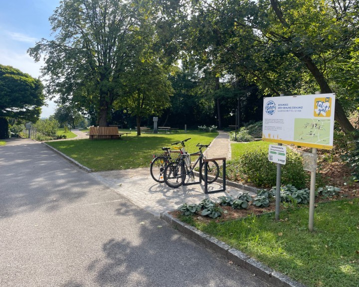 Radanlehnbügel Freiraummöblierung Kirchwegerpark