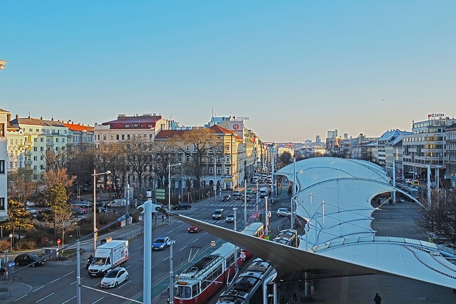 rooming-rebels_westbahnstraße_wien_vienna_2019_Aussicht-biblio.jpg